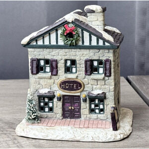 Christmas Valley Hollyshire Place Collection HOTEL Lit Porcelain Collector 1992